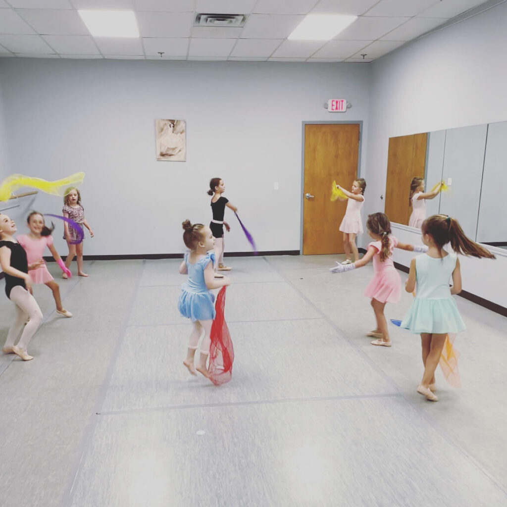 Dance & Acrobatics Drouin Dance Center